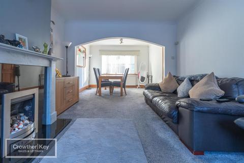 3 bedroom semi-detached house for sale, Anncroft Road, Buxton