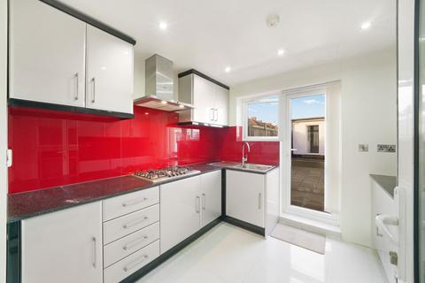 4 bedroom terraced house for sale, Landseer Close, Edgware HA8