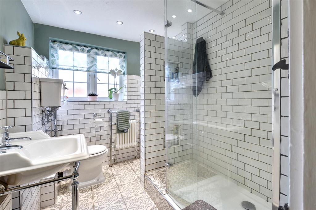Shower Room 1.jpeg