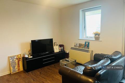 1 bedroom flat to rent, Basque Court, London, SE16
