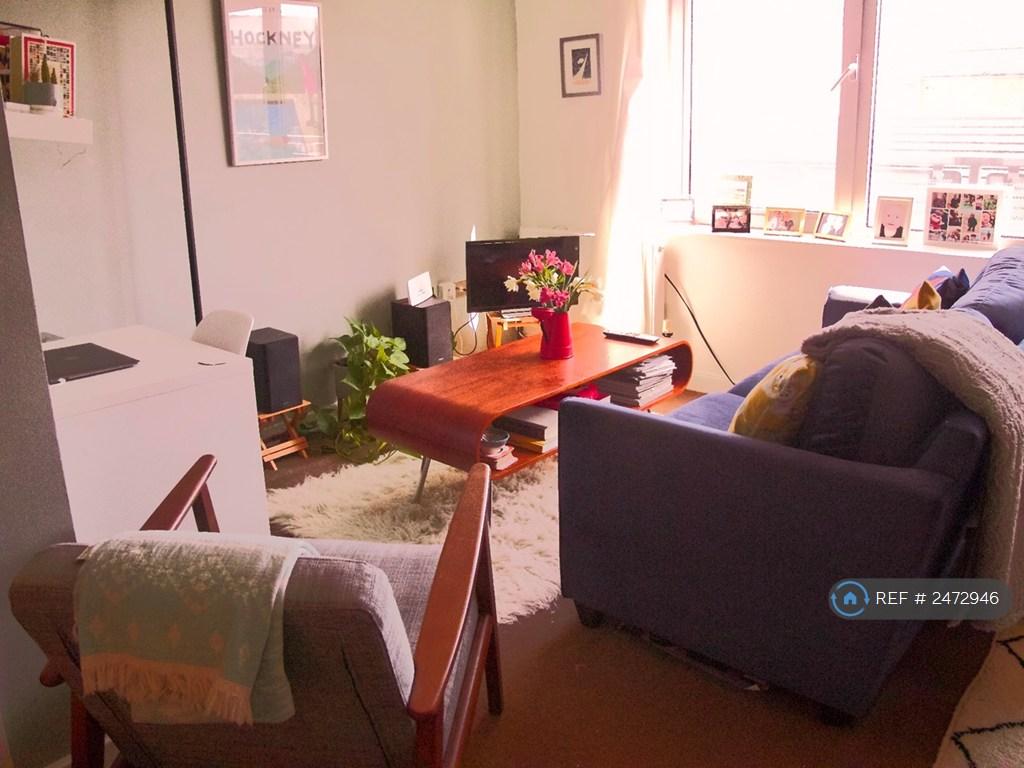 Living Room/Reception