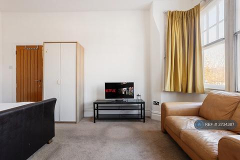 undefined, Lansdowne Road, London, N3