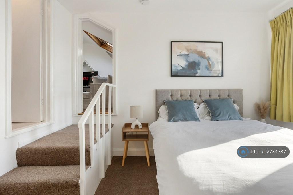 Room 4 (Top Floor)