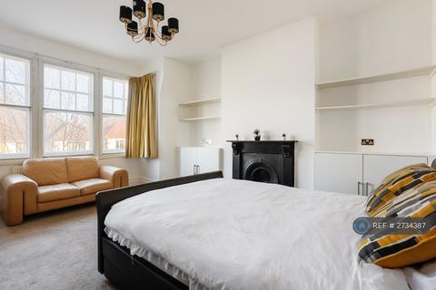 undefined, Lansdowne Road, London, N3