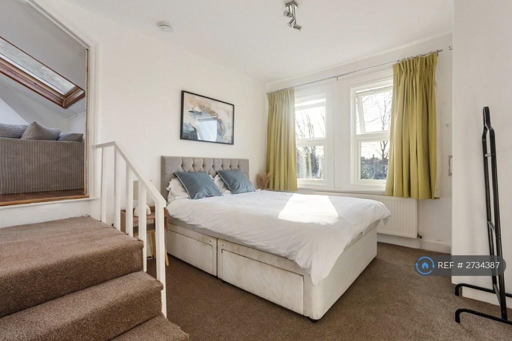 Room 4 (Top Floor)