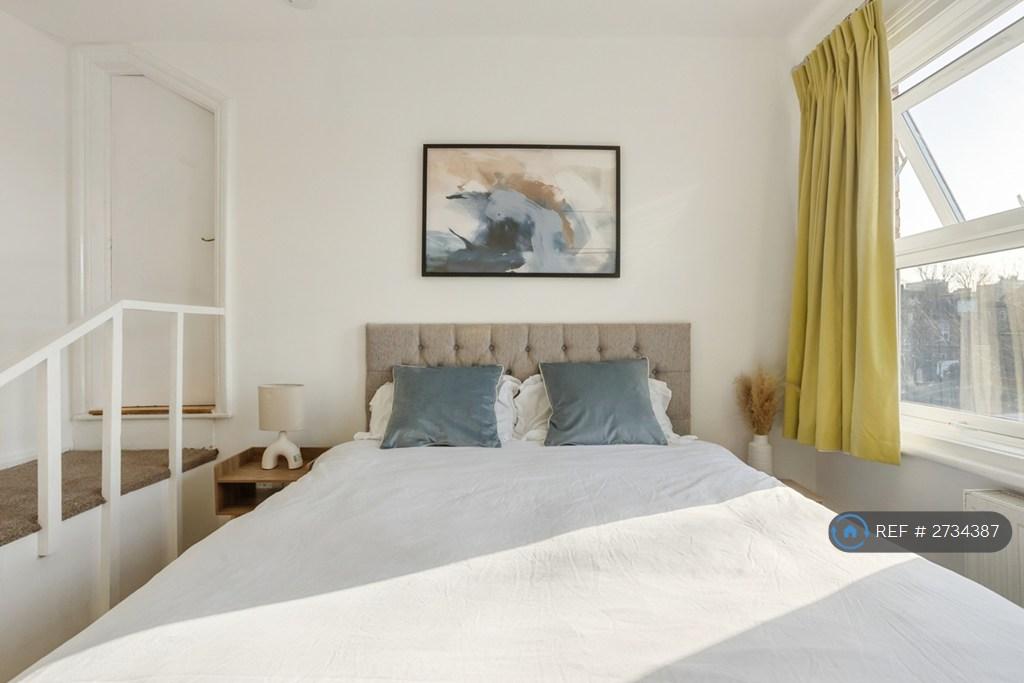 Room 4 (Top Floor)