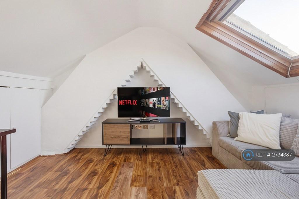 Room 4 (Top Floor)
