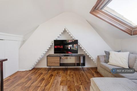 undefined, Lansdowne Road, London, N3