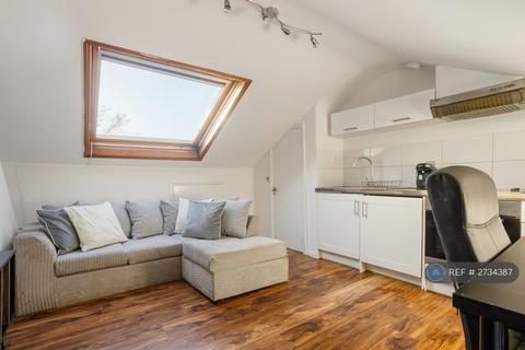 undefined, Lansdowne Road, London, N3