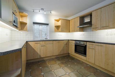 2 bedroom apartment for sale, Boatrace Court, Mortlake High Street
