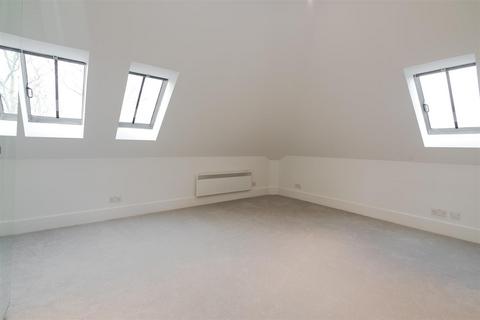 2 bedroom apartment for sale, Boatrace Court, Mortlake High Street