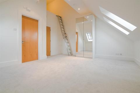 2 bedroom apartment for sale, Boatrace Court, Mortlake High Street
