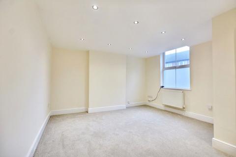 3 bedroom flat to rent, Derby Road, Ilkeston, Derbyshire, DE7 5FH