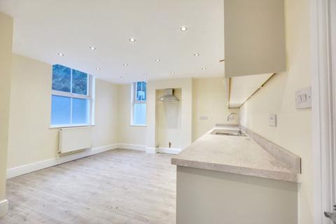 3 bedroom flat to rent, Derby Road, Ilkeston, Derbyshire, DE7 5FH