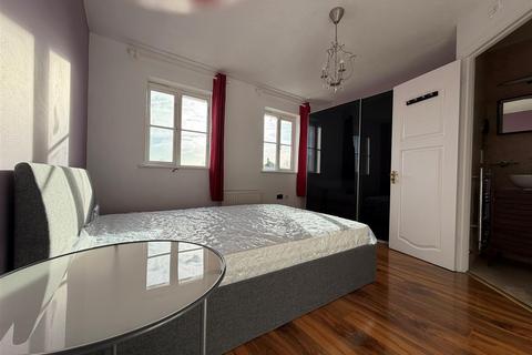 3 bedroom house to rent, Goodey Road, Barking