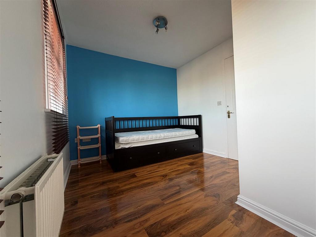 Bedroom 4.jpg