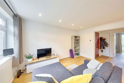 1 bedroom flat to rent, Harrowdene Gardens, Teddington TW11