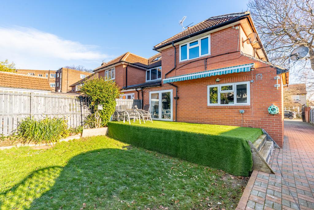 Thornlane32