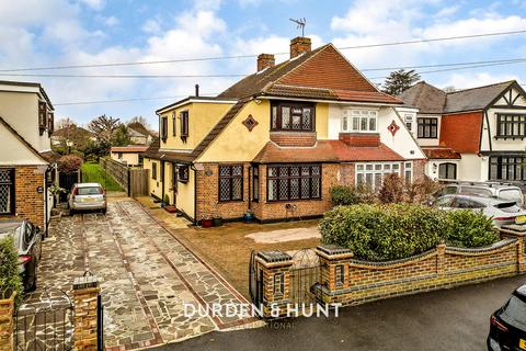 4 bedroom semi-detached house for sale, Kenilworth Gardens, Hornchurch, RM12