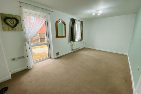 3 bedroom semi-detached house to rent, Bridgwater TA6