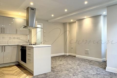 2 bedroom flat to rent, Meadway Court, Hampstead Garden Suburb