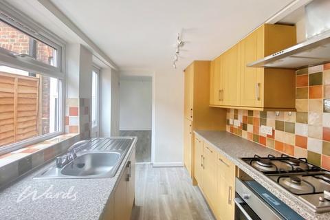 2 bedroom terraced house to rent, Malling Road Snodland ME6