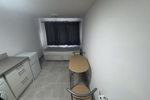 1 bedroom flat to rent, Croydon CR4