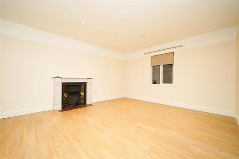 2 bedroom flat to rent, Old Road, Linslade, Leighton Buzzard