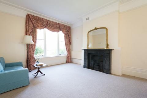 1 bedroom ground floor flat to rent, Doods Road, Reigate, RH2