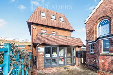 Studio to rent, Chapter House, 13 West Street, RH19