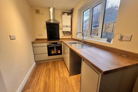 2 bedroom terraced house to rent, Clifton Street, Fenton, ST4