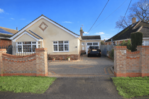 3 bedroom bungalow for sale, St Clairs Road, St Osyth, CO16