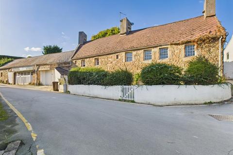House for sale, A Charming 3 Bedroom Cottage