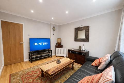 4 bedroom detached house to rent, Cleveland Gardens, Worcester Park