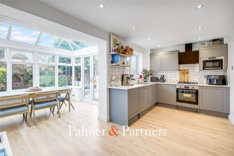 undefined, Walkers Close, Essex CM1