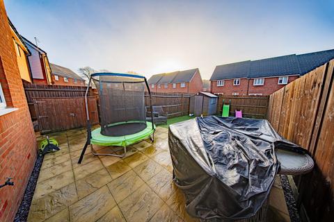 2 bedroom terraced house for sale, Blanford Avenue, Haywards Heath, RH16