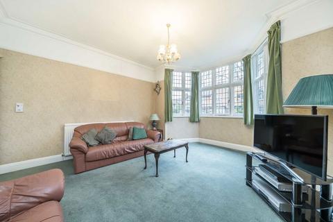 6 bedroom semi-detached house for sale, Heathfield Road, London W3