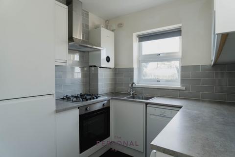 2 bedroom maisonette to rent, Hook Road, Epsom