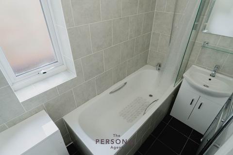 2 bedroom maisonette to rent, Hook Road, Epsom