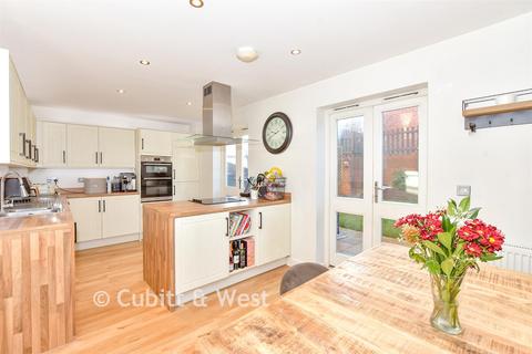 3 bedroom end of terrace house for sale, Grainger Street, Waterlooville, Hampshire
