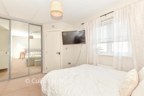 3 bedroom end of terrace house for sale, Grainger Street, Waterlooville, Hampshire