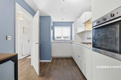 3 bedroom semi-detached house for sale, Finch Road, Stanway CO3