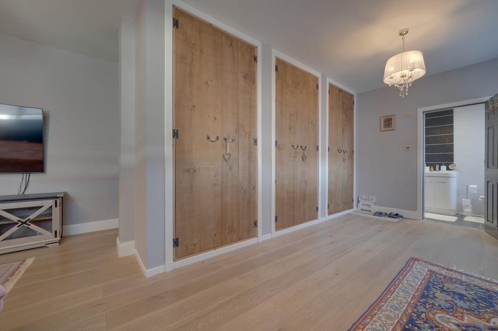 Master Bedroom + En Suite