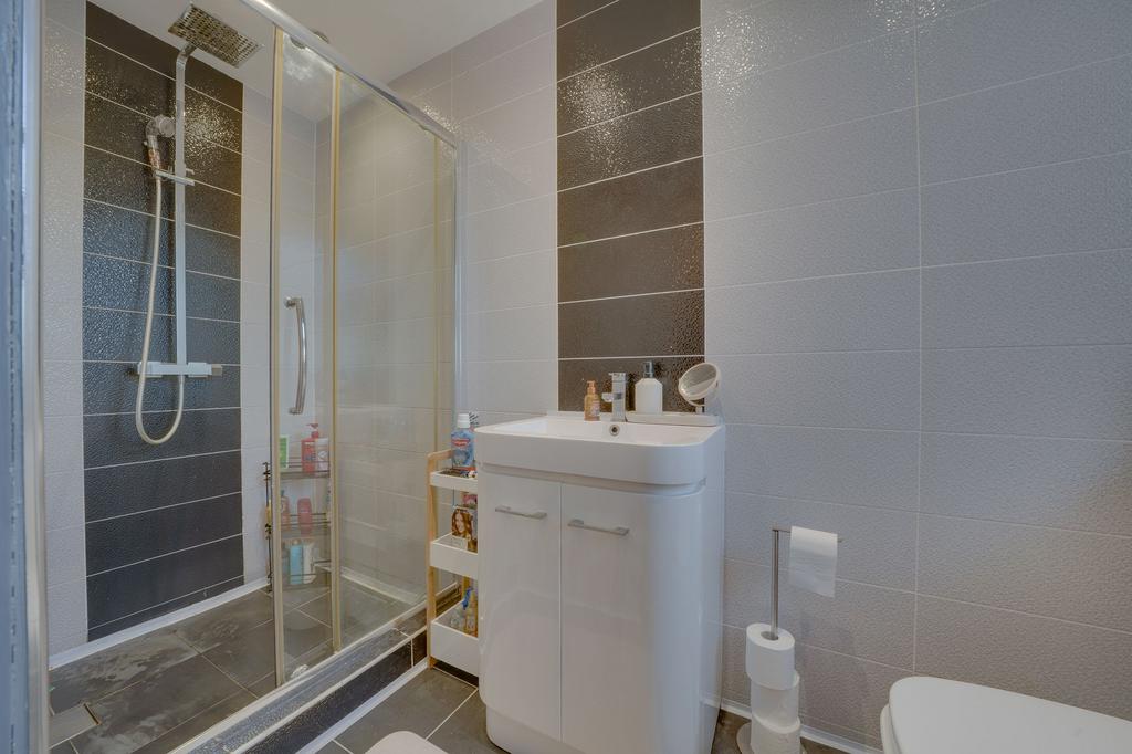 Master Bedroom + En Suite