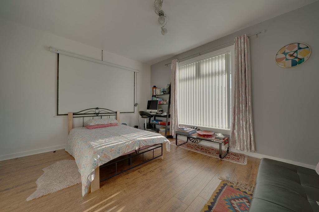 6th Bedroom/Cinema Room