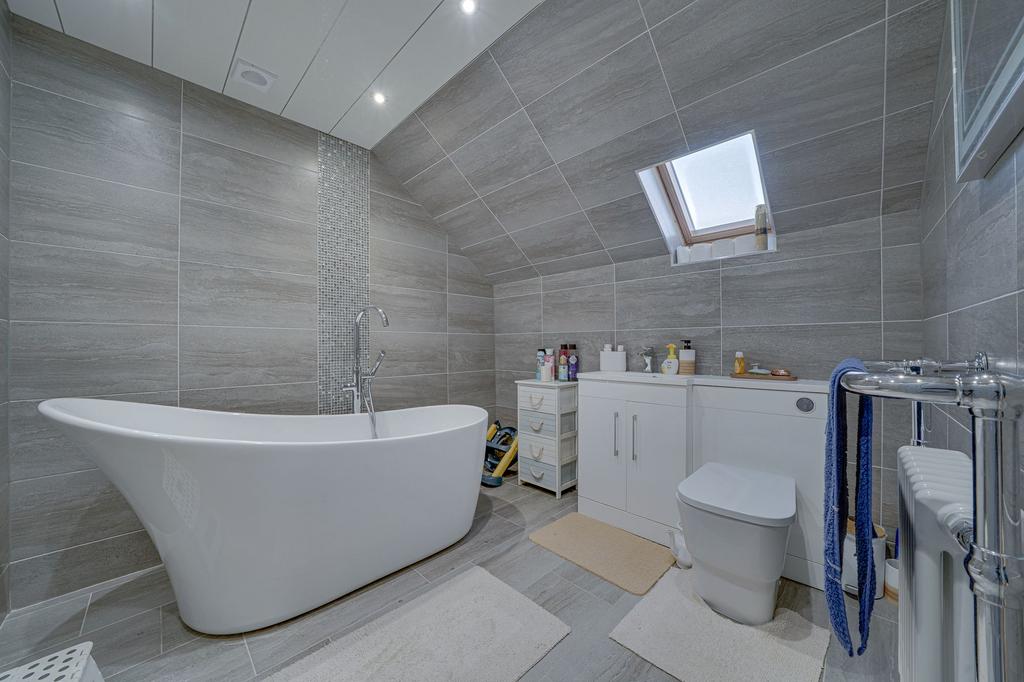 Main Bathroom