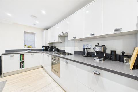 2 bedroom apartment for sale, Brooms Court, Dove Close, Crowthorne, Wokingham, RG45