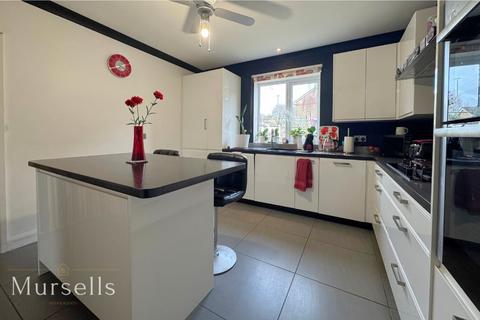 4 bedroom detached house for sale, Lulworth Avenue, Poole BH15
