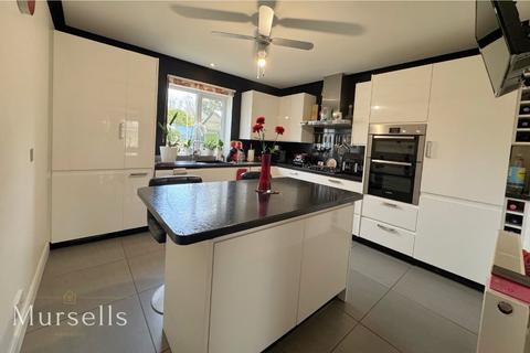 4 bedroom detached house for sale, Lulworth Avenue, Poole BH15