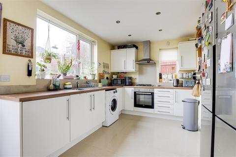 3 bedroom semi-detached house for sale, Highfield Drive, Carlton NG4